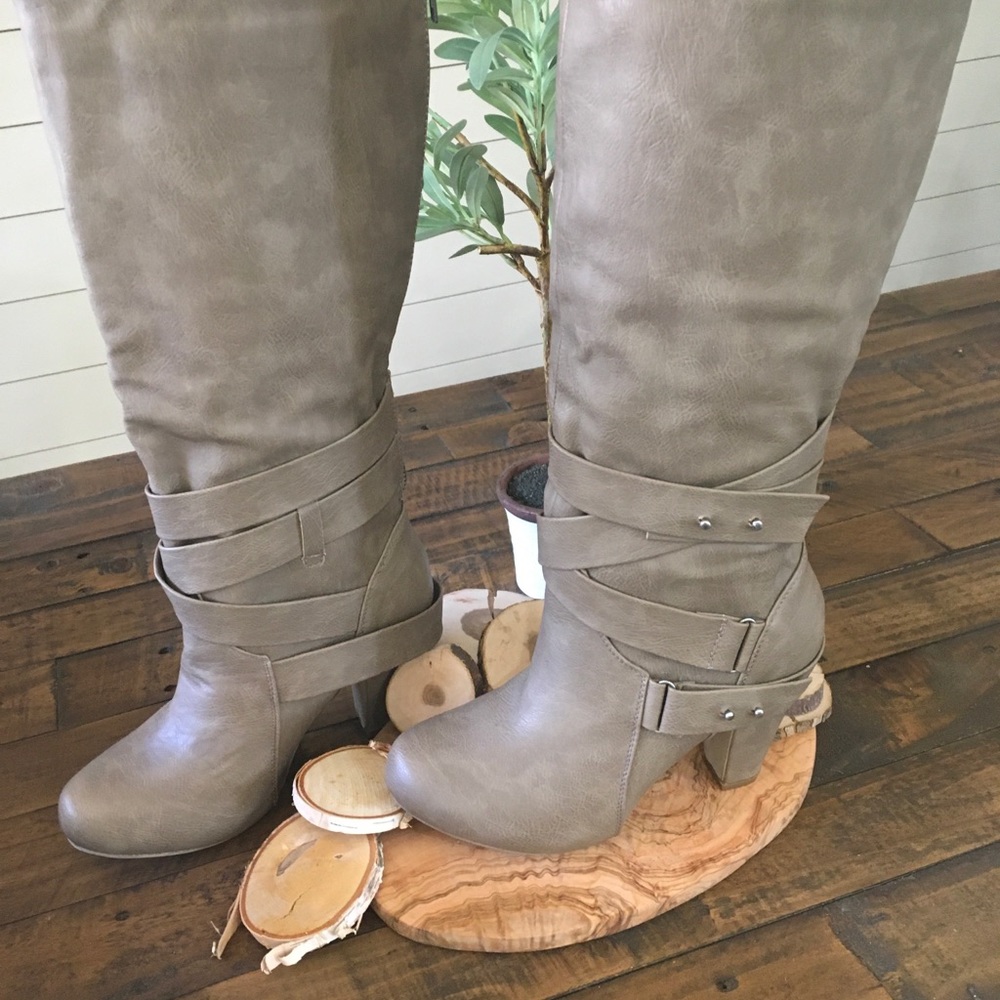 Sargentt Zip Up Block Heel Boots - Picture 2 of 6